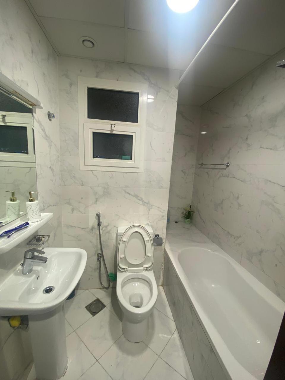 Oasis Tower 1 *