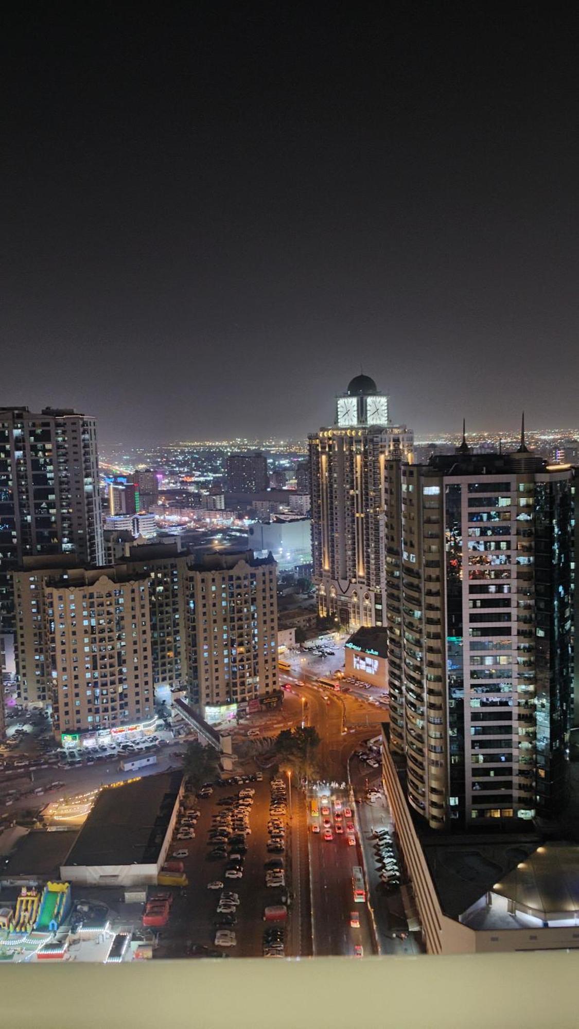 Oasis Tower 1 Apartment *