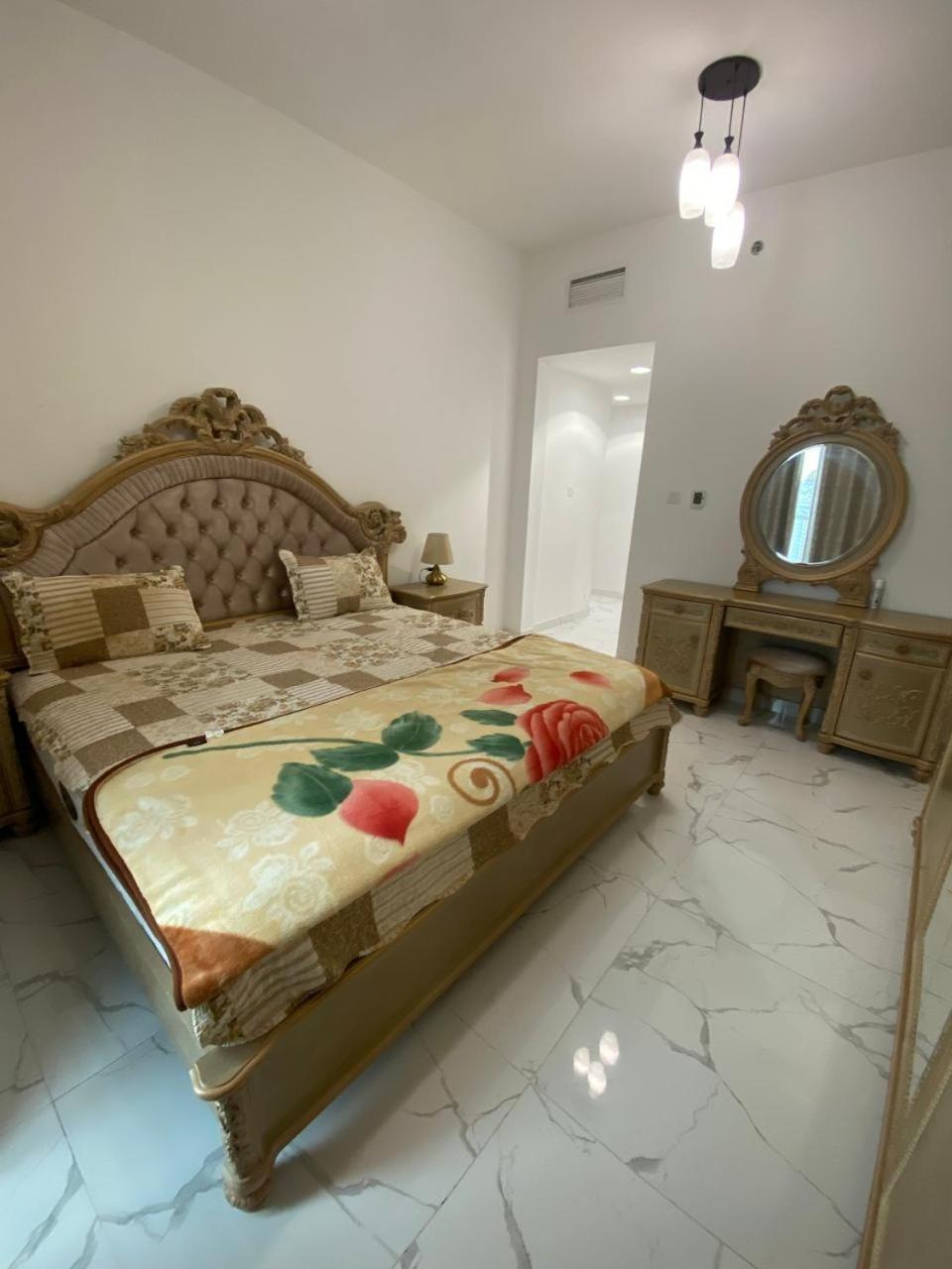 Oasis Tower 1 Apartment *